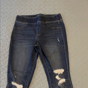 Pull on Old Navy skinny jeans